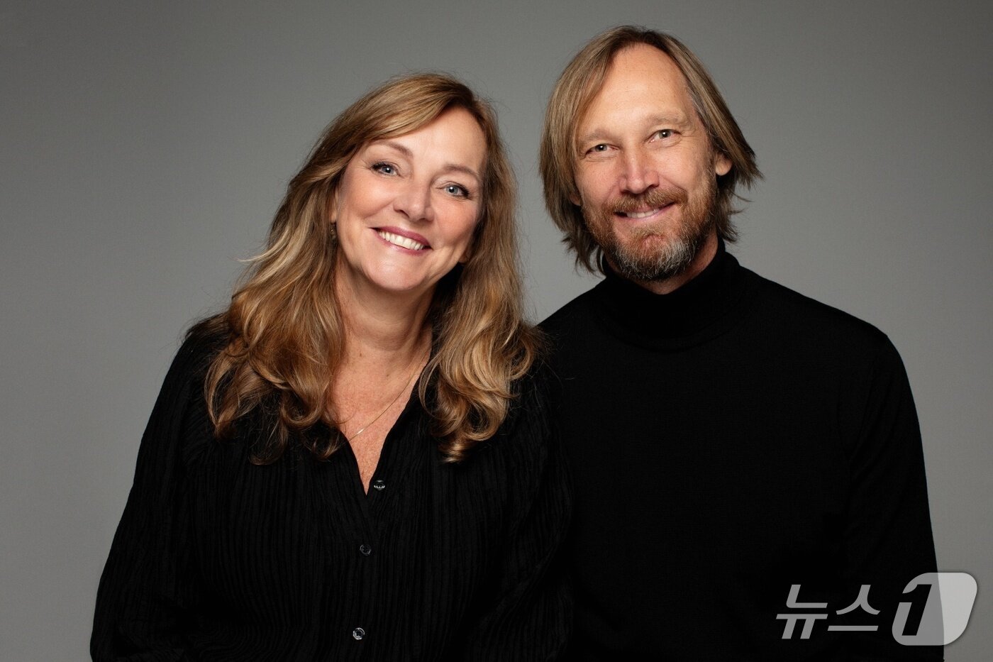 본문 이미지 - 페트르 롬&#40;Petr Lom&#41;과 코리네 판 에허라트&#40;Corinne van Egeraat&#41; 감독&#40;카라 제공&#41; ⓒ 뉴스1