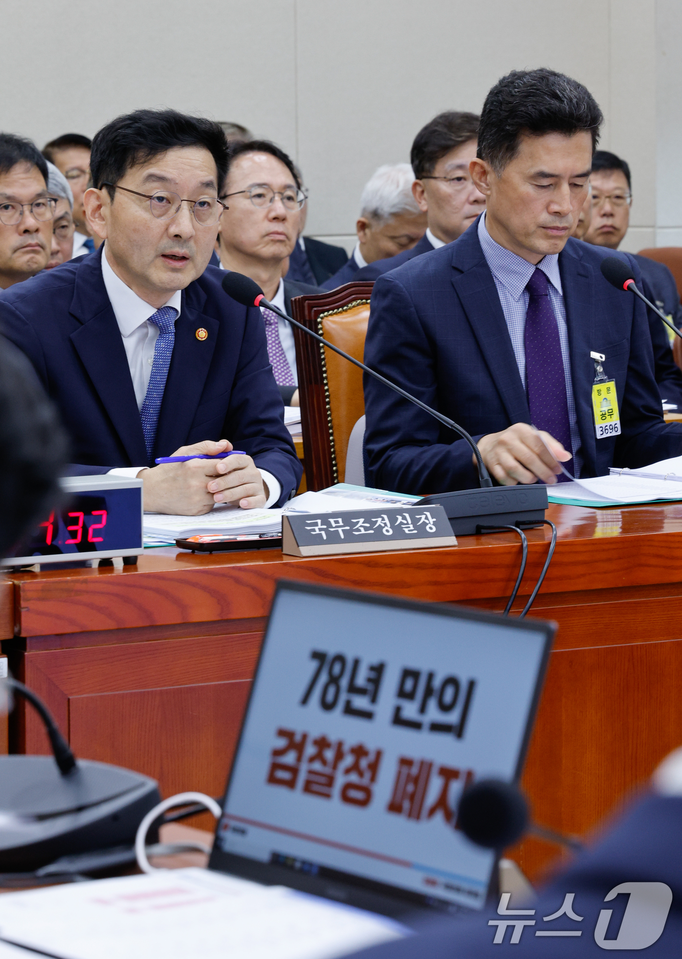 (서울=뉴스1) 안은나 기자 = 윤창렬 국무조정실장이 13일 서울 여의도 국회에서 열린 정무위원회 국정감사에 출석해 김재섭 국민의힘 의원 질의에 답하고 있다. 2025.10.13/ …