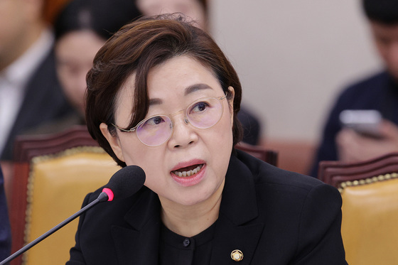 지네 기어다니는 KTX 열차…김정재 "5년간 해충 민원 150건"