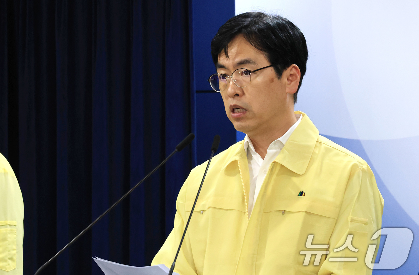 (서울=뉴스1) 임세영 기자 = 김민재 행정안전부 차관이 13일 서울 종로구 정부서울청사에서 국가정보자원관리원 행정정보시스템 화재 관련 중앙재난안전대책본부 브리핑을 하고 있다. 2 …