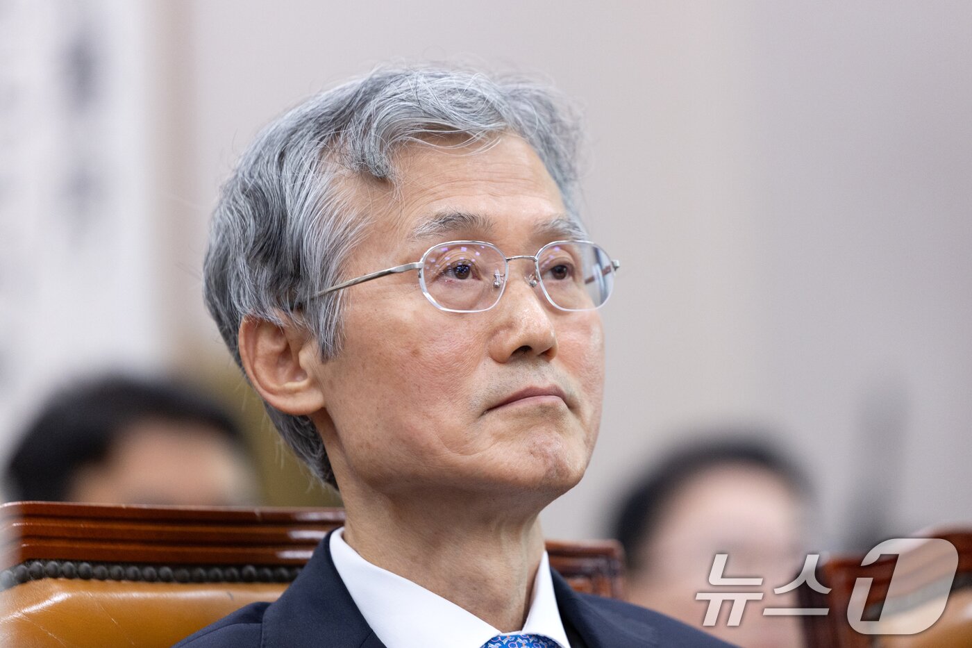 본문 이미지 - 조희대 대법원장이 13일 서울 여의도 국회에서 열린 법제사법위원회의 대법원 등에 대한 국정감사에 출석해 있다. 2025.10.13/뉴스1 ⓒ News1 이승배 기자