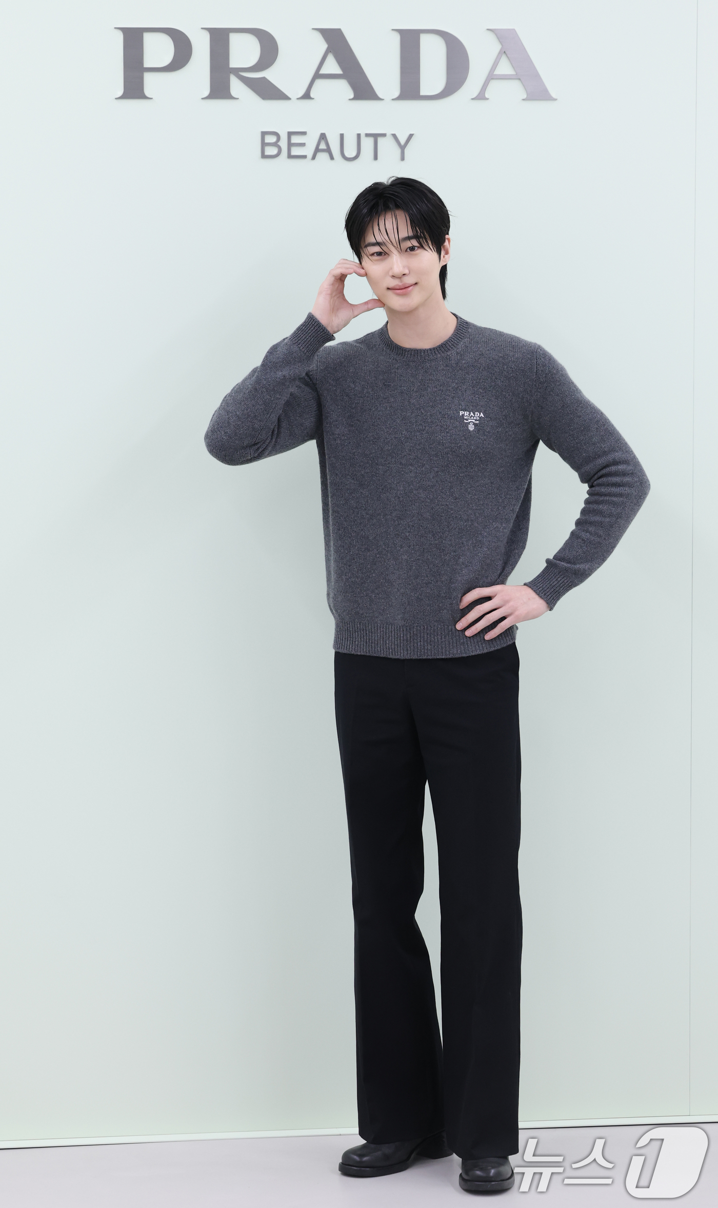 (서울=뉴스1) 권현진 기자 = 배우 변우석이 13일 오후 서울 성동구 성수동 모처에서 열린 한 뷰티브랜드 포토콜에 참석해 포즈를 취하고 있다. 2025.10.13/뉴스1