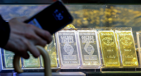 "1년간 금 60%·은 160% 뛰었다"…뜨거운 원자재 랠리 계속될까