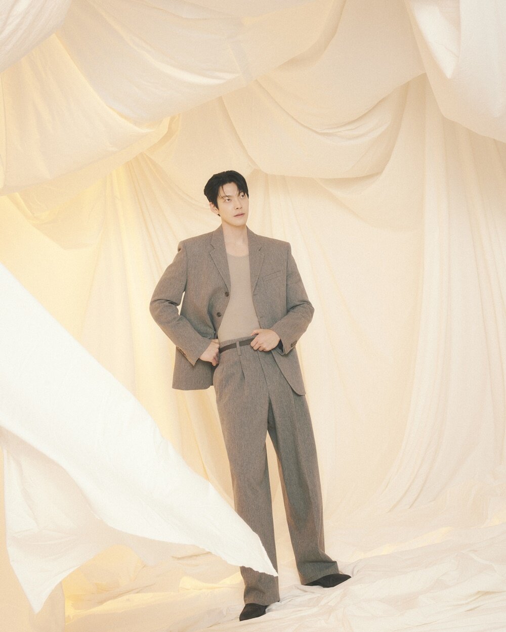 본문 이미지 - 배우 김우빈 / 넷플릭스 다 이루어질지니 제공