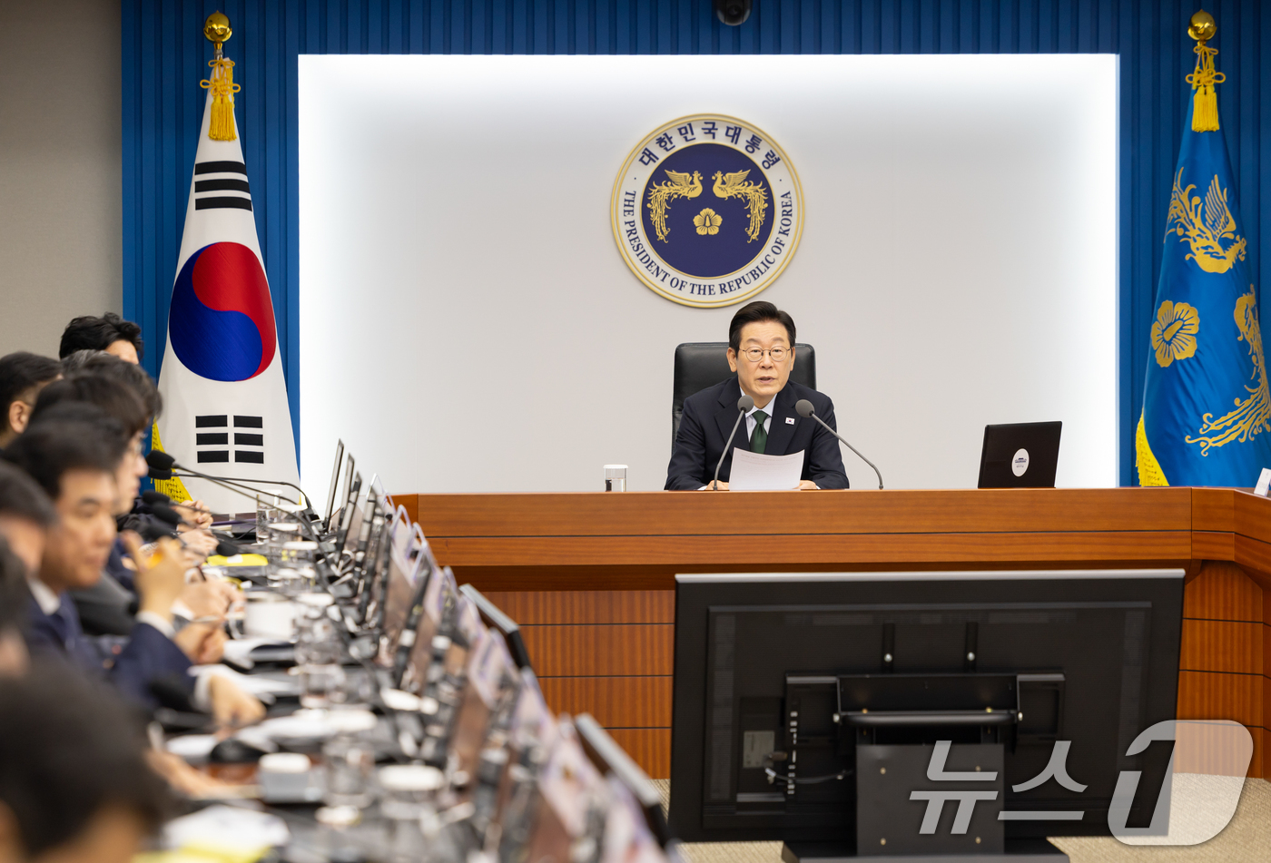 (서울=뉴스1) 허경 기자 = 이재명 대통령이 13일 서울 용산 대통령실 청사에서 열린 수석보좌관회의에서 발언하고 있다. (대통령실 제공. 재판매 및 DB 금지) 2025.10.1 …