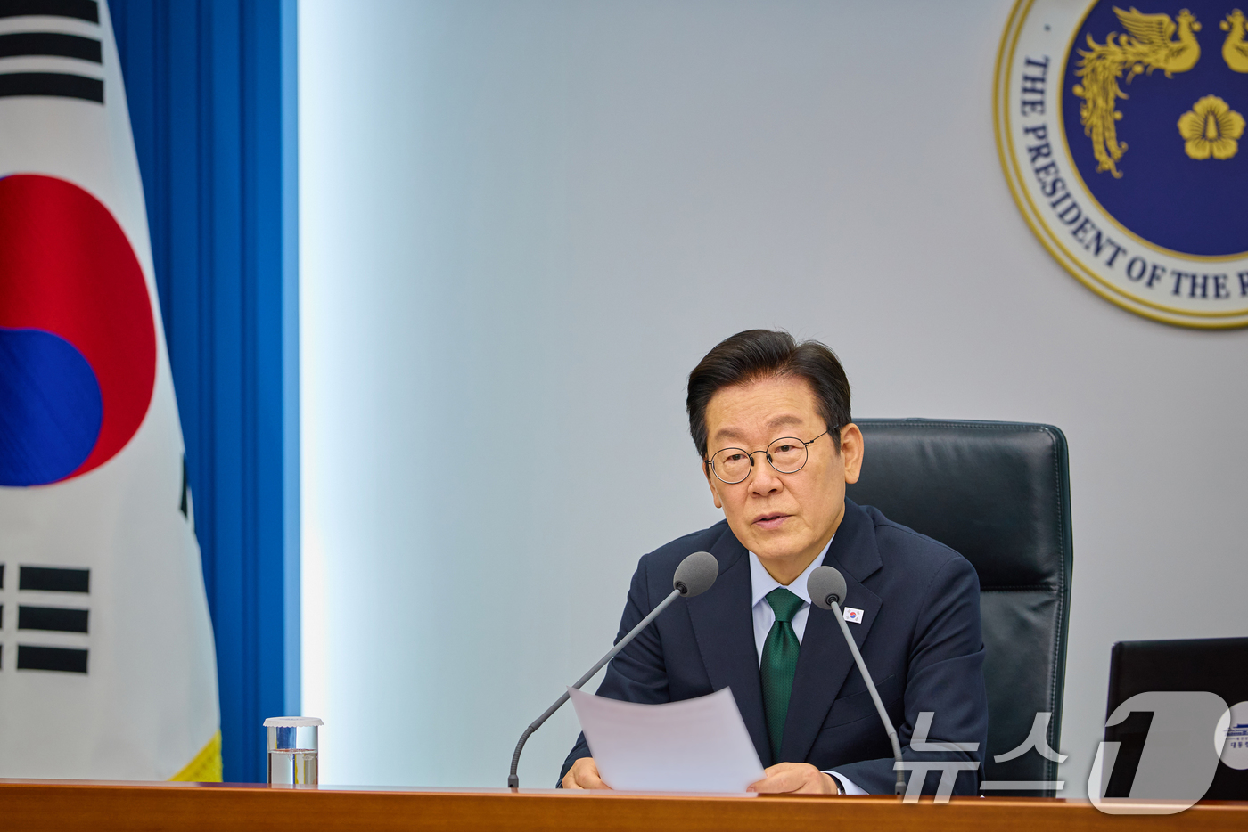 (서울=뉴스1) 허경 기자 = 이재명 대통령이 13일 서울 용산 대통령실 청사에서 열린 수석보좌관회의에서 발언하고 있다. (대통령실 제공. 재판매 및 DB 금지) 2025.10.1 …