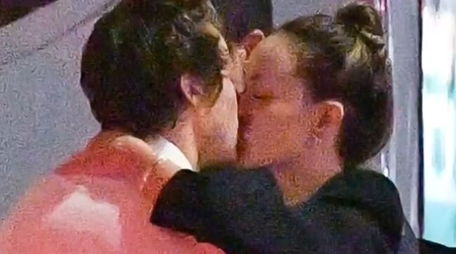 본문 이미지 - &#40;네드풀머와 알렉산드리아 헤링. 유튜브 갈무리&#41;