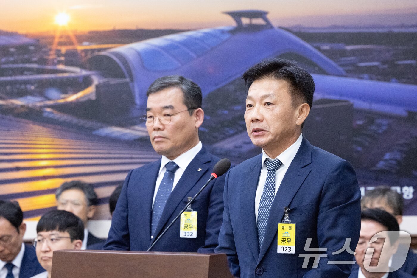 본문 이미지 - 송치영 포스코이앤씨 사장이 13일 서울 여의도 국회에서 열린 국토교통위원회 국정감사에 출석해 의원 질의에 답변하고 있다. 2025.10.13/뉴스1 ⓒ News1 이승배 기자