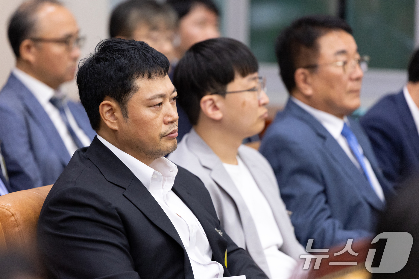 (서울=뉴스1) 이승배 기자 = 헬스 트레이너 겸 방송인 양치승이 13일 서울 여의도 국회에서 열린 국토교통위원회 국정감사에 출석해 있다. 2025.10.13/뉴스1