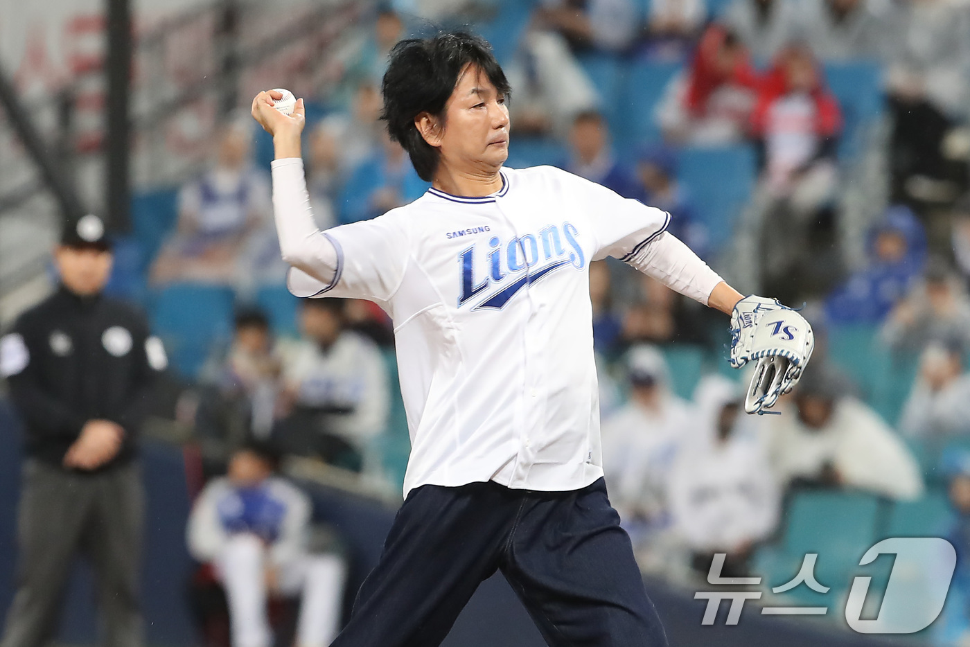 (대구=뉴스1) 공정식 기자 = 13일 오후 대구 삼성라이온즈파크에서 열린 프로야구 2025 신한 SOL뱅크 KBO 준플레이오프 3차전 삼성 라이온즈와 SSG 랜더스의 경기, 영화 …