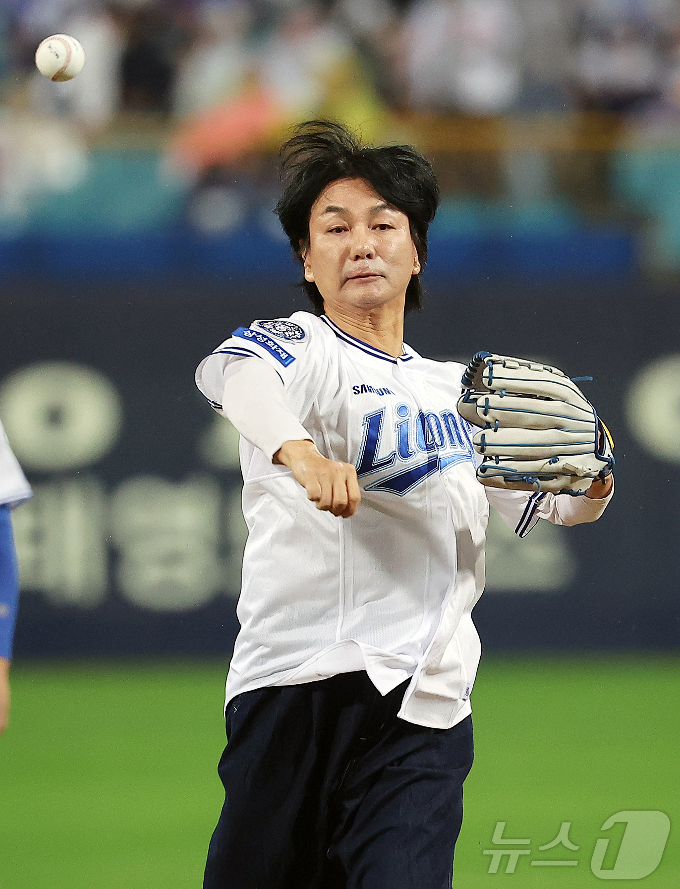 (대구=뉴스1) 김진환 기자 = 13일 오후 대구 삼성라이온즈파크에서 열린 프로야구 2025 신한 SOL뱅크 KBO 준플레이오프 3차전 SSG 랜더스와 삼성 라이온즈의 경기를 앞두 …