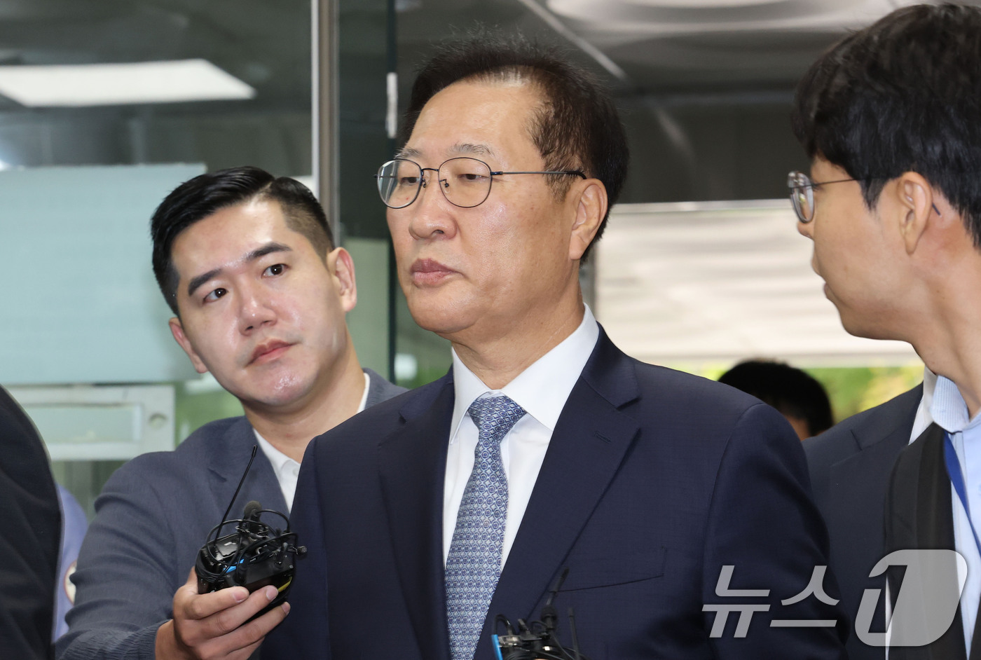 (서울=뉴스1) 이광호 기자 = 윤석열 전 대통령의 비상 계엄 선포에 가담·방조한 혐의를 받는 박성재 전 법무부장관이 14일 오전 서울 서초구 서울중앙지방법원에서 열린 구속 전 피 …