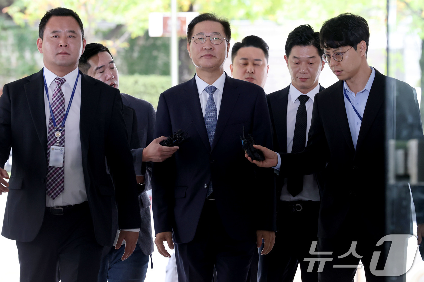 (서울=뉴스1) 이광호 기자 = 윤석열 전 대통령의 비상 계엄 선포에 가담한 혐의를 받는 박성재 전 법무부장관이 14일 오전 서울 서초구 서울중앙지방법원에서 열린 구속 전 피의자심 …