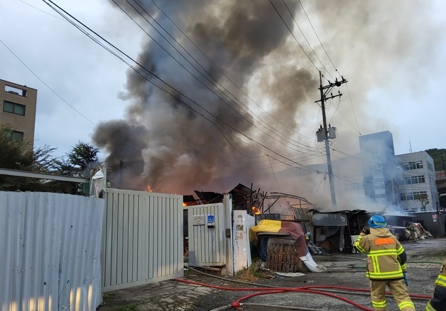남양주 가구공장 화재…인명피해 없어