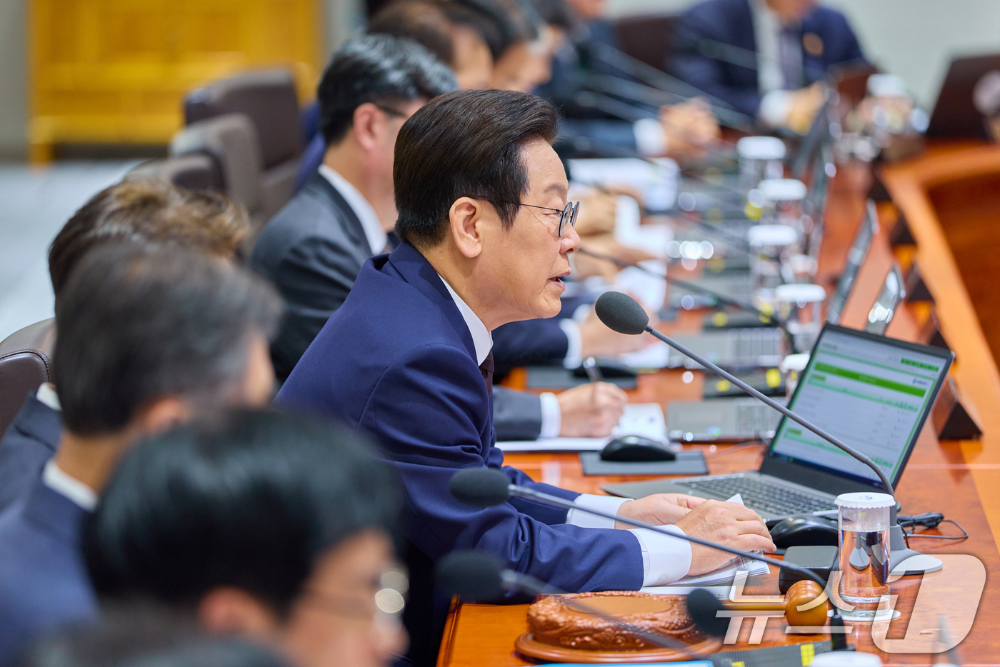 (서울=뉴스1) 허경 기자 = 이재명 대통령이 14일 서울 용산 대통령실 청사에서 열린 국무회의에서 발언하고 있다. (대통령실 제공. 재판매 및 DB 금지) 2025.10.14/뉴 …