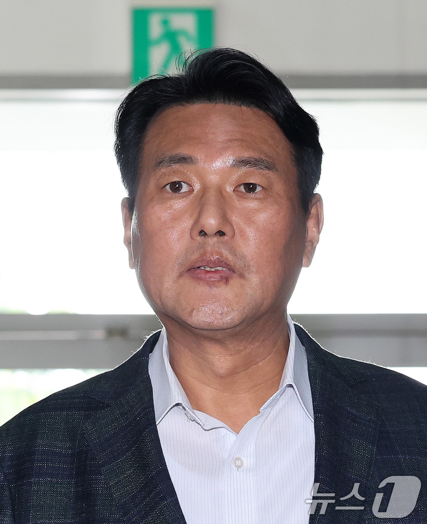 (서울=뉴스1) 박지혜 기자 = 김태효 전 국가안보실 1차장이 14일 서울 서초구 순직해병 특검 사무실에 피의자 신분으로 조사를 받기 위해 출석하고 있다. 2025.10.14/뉴스 …