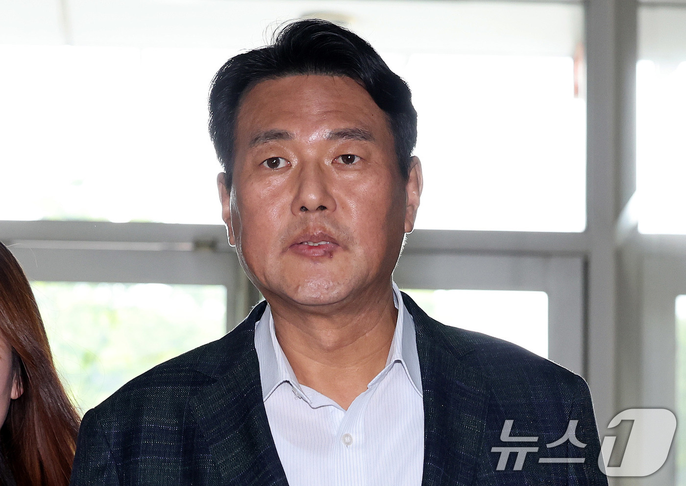 (서울=뉴스1) 박지혜 기자 = 김태효 전 국가안보실 1차장이 14일 서울 서초구 순직해병 특검 사무실에 피의자 신분으로 조사를 받기 위해 출석하고 있다. 2025.10.14/뉴스 …