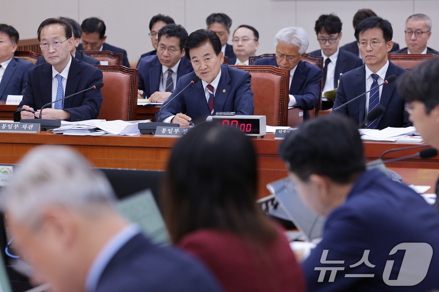 본문 이미지 - 정동영 통일부 장관이 14일 서울 여의도 국회 외교통일위원회에서 열린 통일부 등에 대한 국정감사에서 의원 질의에 답변하고 있다. 2025.10.14/뉴스1 ⓒ News1 신웅수 기자