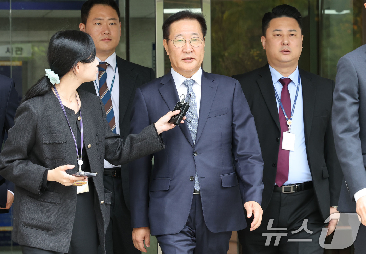 (서울=뉴스1) 이광호 기자 = 윤석열 전 대통령의 비상 계엄 선포에 가담한 혐의를 받는 박성재 전 법무부장관이 14일 오후 서울 서초구 서울중앙지방법원에서 구속 전 피의자심문(영 …