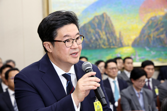 검찰, '홈플러스 사태' 김병주 MBK 회장 피의자 소환