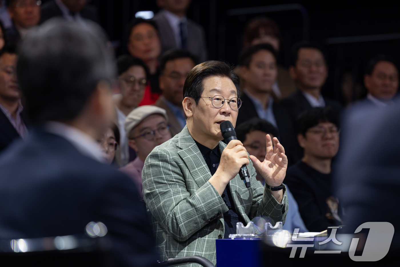 (서울=뉴스1) 허경 기자 = 이재명 대통령이 14일 서울 동대문구 콘텐츠문화광장에서 열린 디지털토크라이브 '국민의 목소리, 정책이 되다'에서 발언하고 있다. (대통령실 제공. 재 …