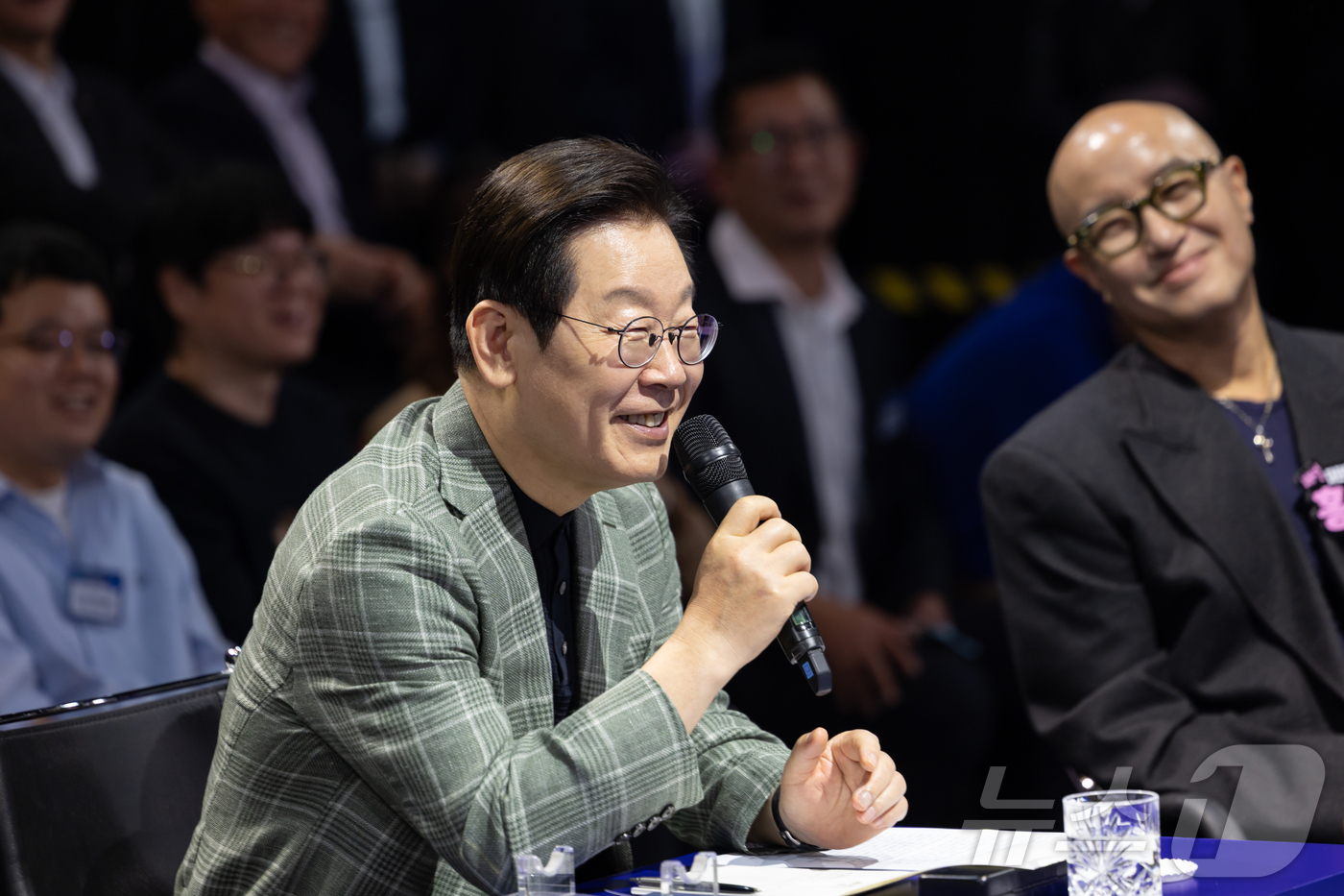 (서울=뉴스1) 허경 기자 = 이재명 대통령이 14일 서울 동대문구 콘텐츠문화광장에서 열린 디지털토크라이브 '국민의 목소리, 정책이 되다'에서 발언하고 있다. (대통령실 제공. 재 …