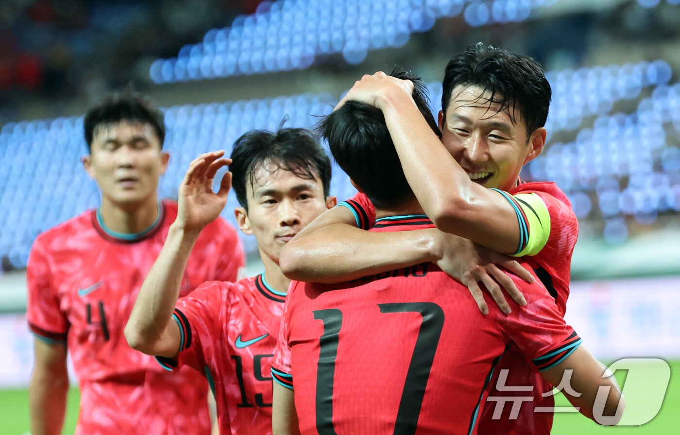 본문 이미지 - 한국 축구대표팀. 2025.10.14/뉴스1 ⓒ News1 김명섭 기자