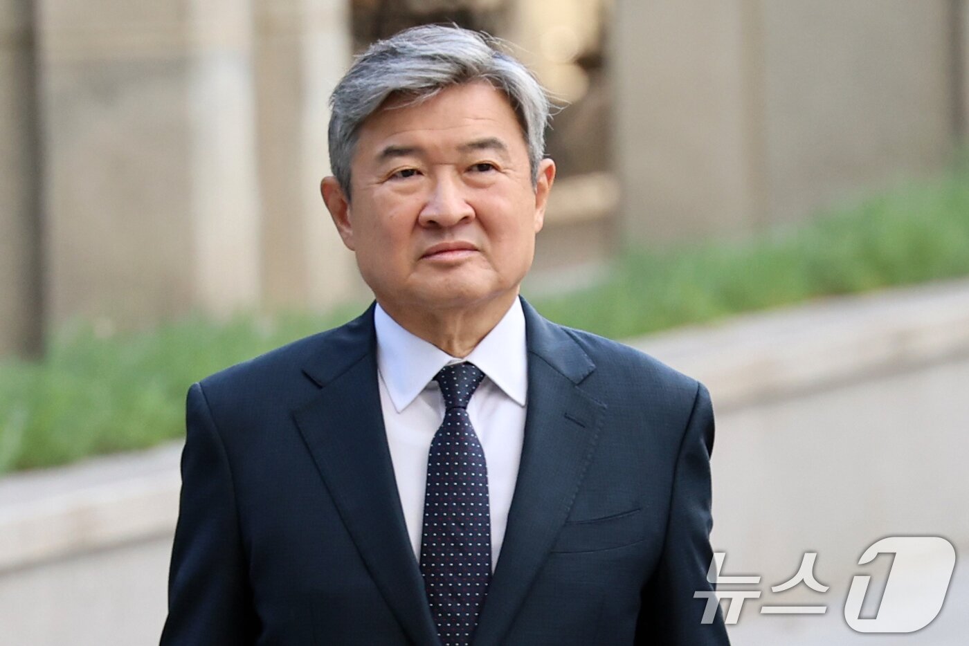 본문 이미지 - 조태용 전 국가정보원장이 지난 15일 내란특검팀&#40;특별검사 조은석&#41; 피의자 조사에 출석했다. 2025.10.15/뉴스1 ⓒ News1 황기선 기자
