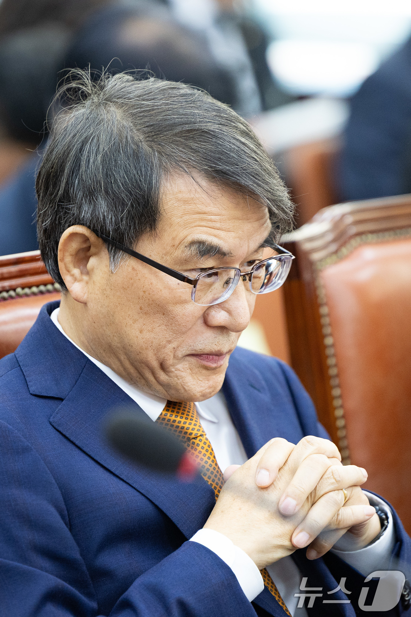 (서울=뉴스1) 유승관 기자 = 노태악 중앙선거관리위원장이 15일 서울 여의도 국회에서 열린 행정안전위원회의 중앙선거관리위원회 등에 대한 국정감사에 출석해 자리하고 있다. 2025 …