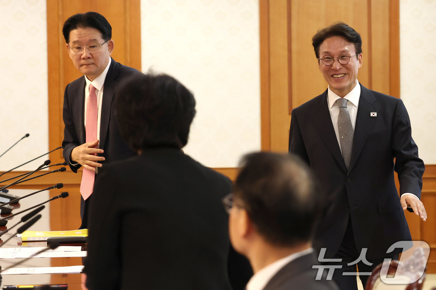 (서울=뉴스1) 임세영 기자 = 김민석 국무총리가 15일 서울 종로구 정부서울청사에서 열린 치안·안전 관계장관회의에 참석하고 있다. (공동취재)  2025.10.15/뉴스1