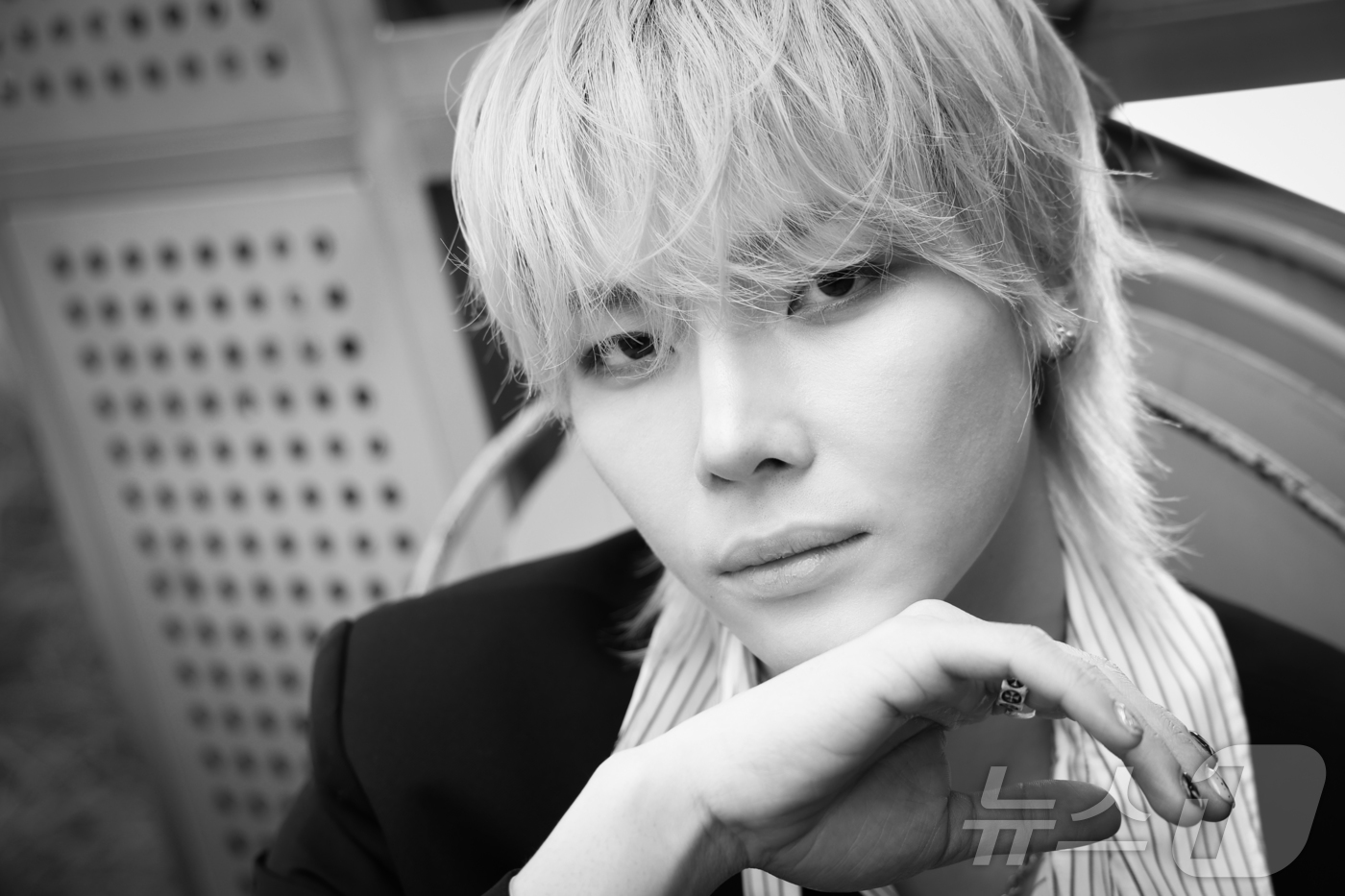 (서울=뉴스1) 권현진 기자 = 앤팀 니콜라스가 서울 용산구 하이브 사옥에서 열린 ‘물 건너온 아이돌’ 인터뷰에 앞서 포즈를 취하고 있다.앤팀(&TEAM) 은 하이브 최초의 해외법 …