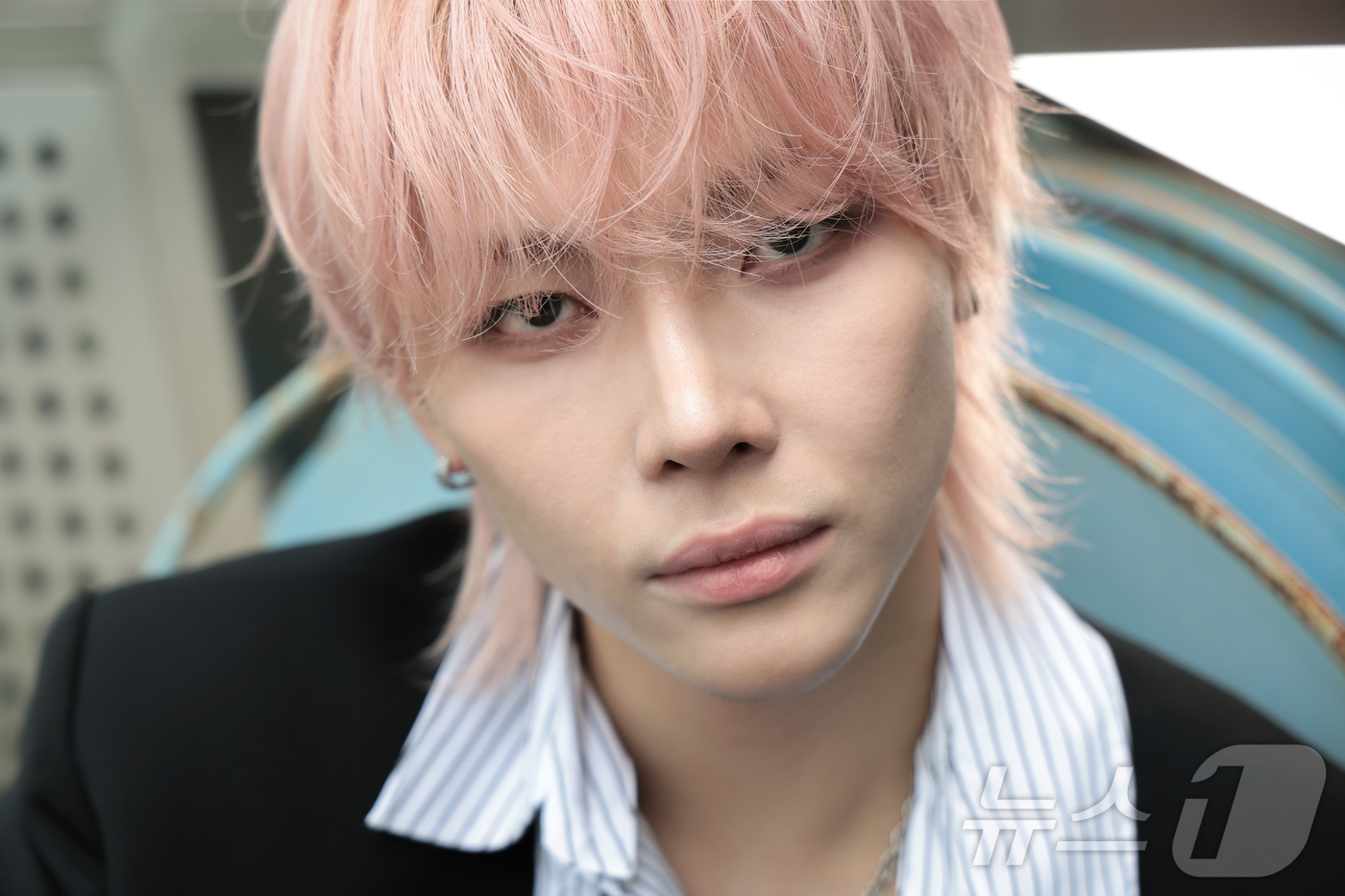 (서울=뉴스1) 권현진 기자 = 앤팀 니콜라스가 서울 용산구 하이브 사옥에서 열린 ‘물 건너온 아이돌’ 인터뷰에 앞서 포즈를 취하고 있다.앤팀(&TEAM) 은 하이브 최초의 해외법 …