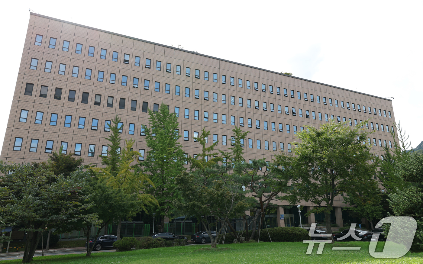 (과천=뉴스1) 김영운 기자 = 순직해병특검팀(특별검사 이명현)이 15일 송창전 전 고위공직자범죄수사처(공수처) 수사2부장검사의 국회 위증 의혹과 관련해 오동운 공수처장과 이재승 …