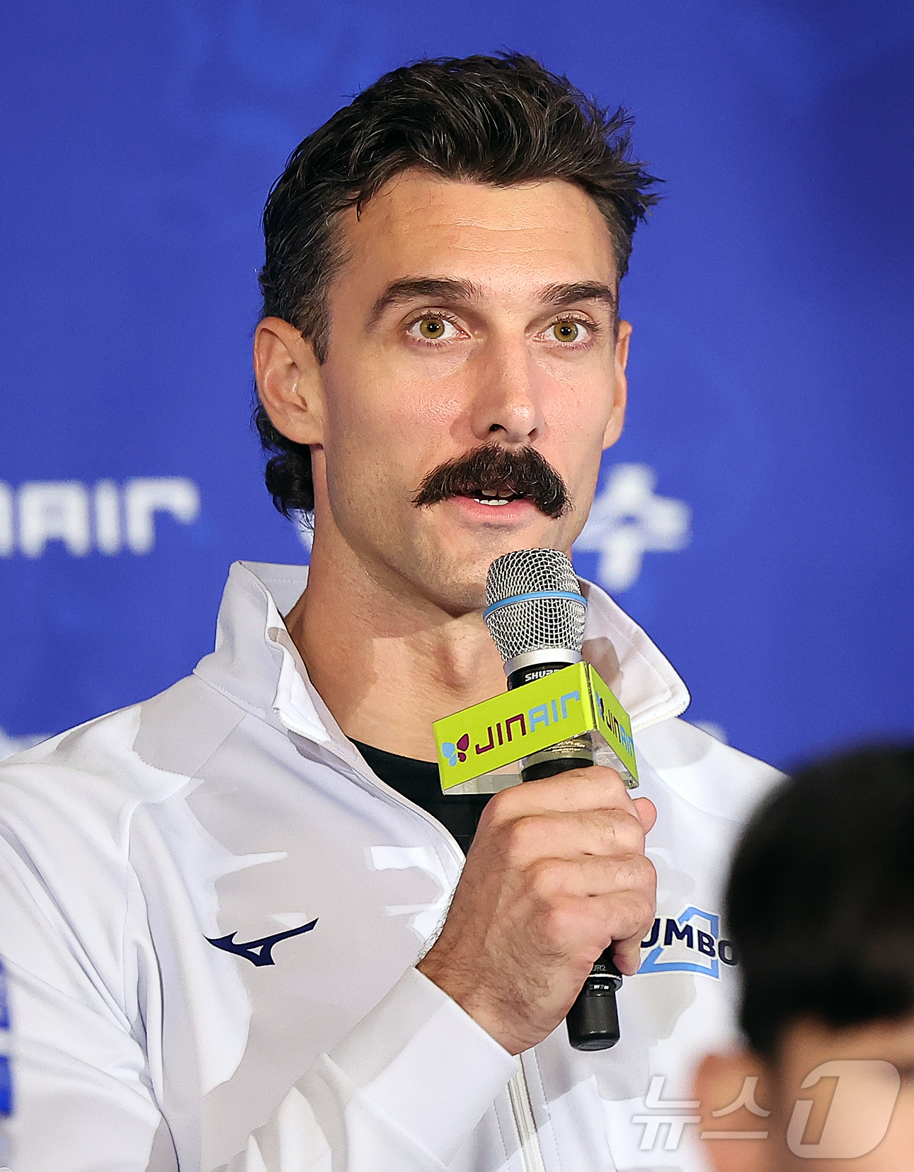 (서울=뉴스1) 김진환 기자 = 대한항공 외국인 선수 카일 러셀이 15일 오후 서울 강남구 청담동 리베라호텔에서 열린 프로배구 진에어 2025-2026 V리그 남자부 미디어데이에 …