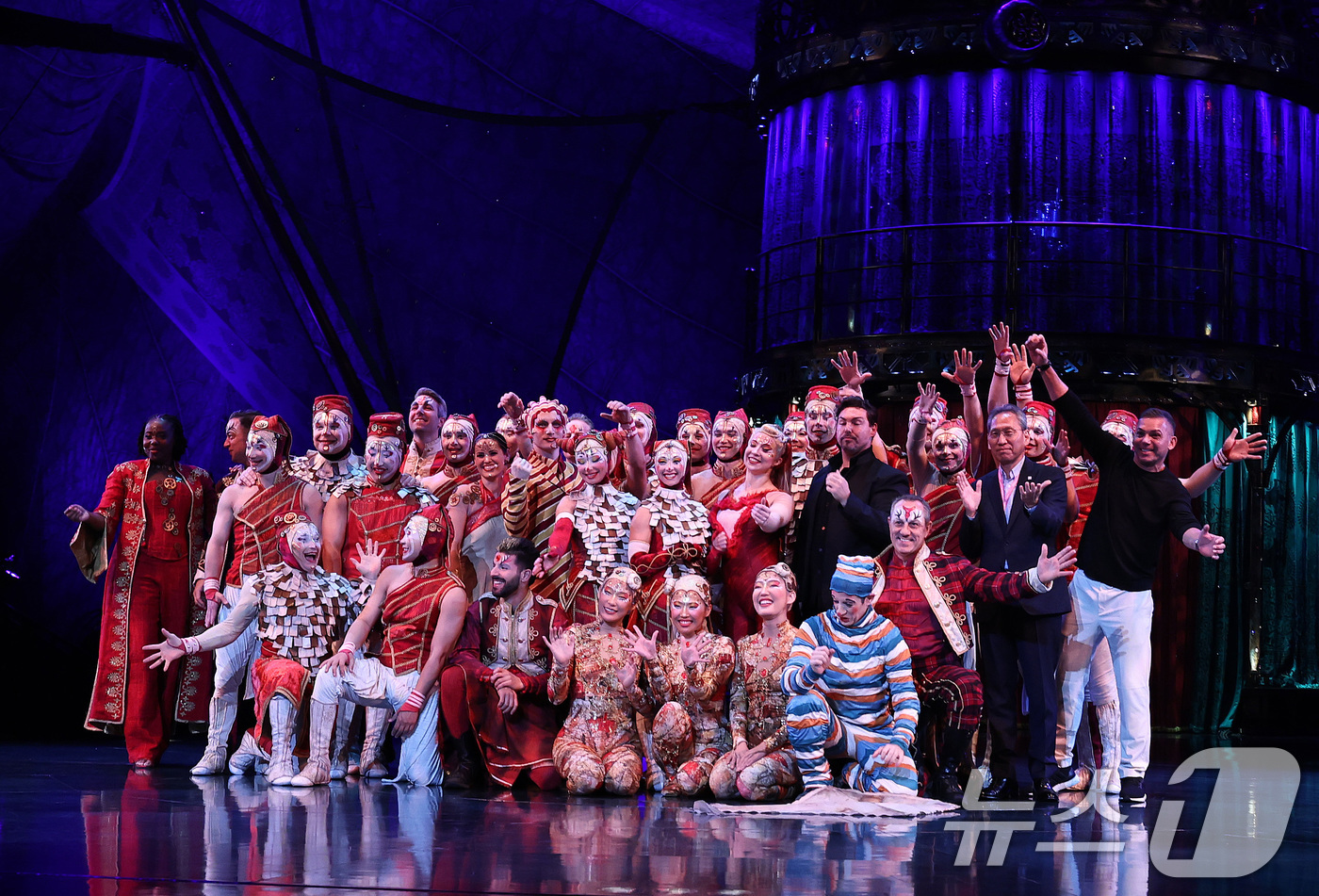 (서울=뉴스1) 구윤성 기자 = 김용관 마스트인터내셔널 대표와 제이미슨 린덴버그 예술감독이 15일 오후 서울 송파구 잠실종합운동장 내 빅탑에서 열린 태양의서커스 '쿠자(KOOZA) …