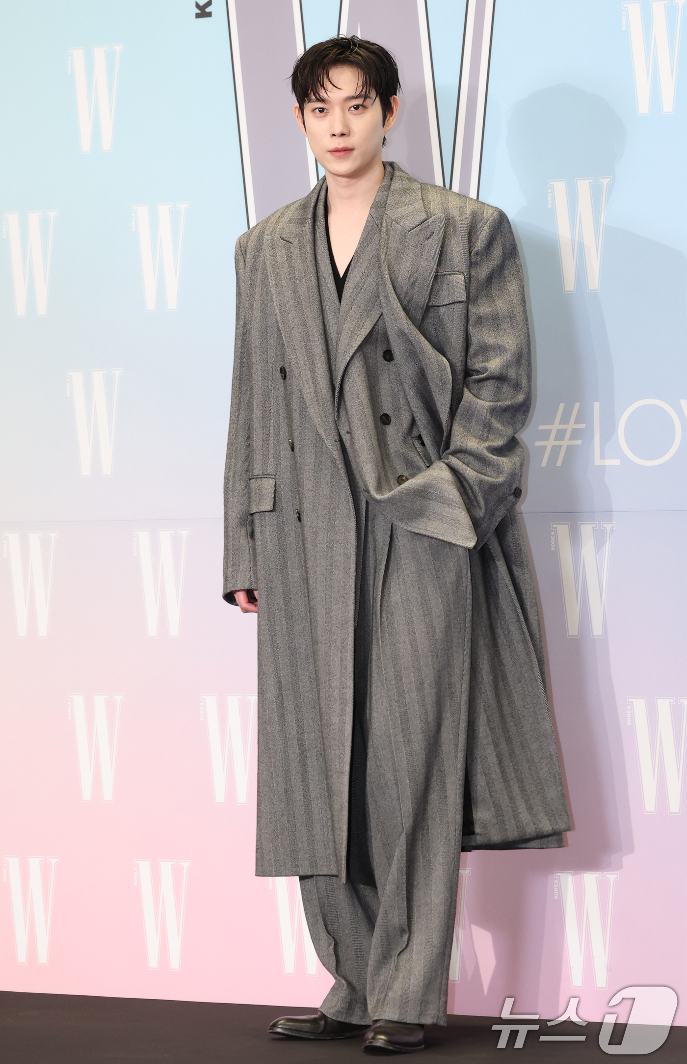 (서울=뉴스1) 권현진 기자 = 배우 김영대가 15일 서울 종로구 포시즌스 호텔에서 열린 ‘제20회 유방암 인식 향상 캠페인 자선 행사’에서 포즈를 취하고 있다. 2025.10.1 …