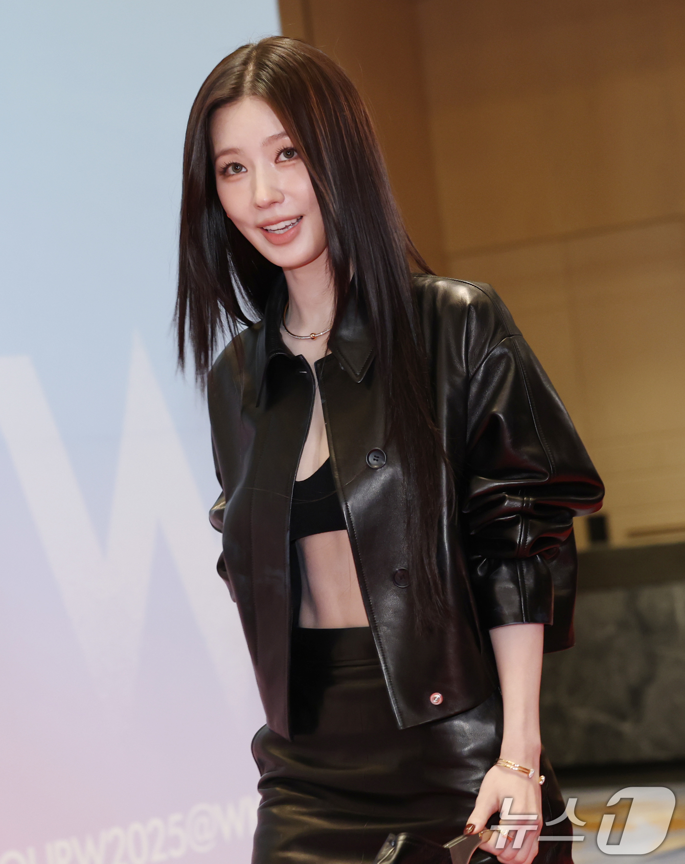 (서울=뉴스1) 권현진 기자 = 아이들 미연이 15일 서울 종로구 포시즌스 호텔에서 열린 ‘제20회 유방암 인식 향상 캠페인 자선 행사’에 참석하고 있다. 2025.10.15/뉴스 …