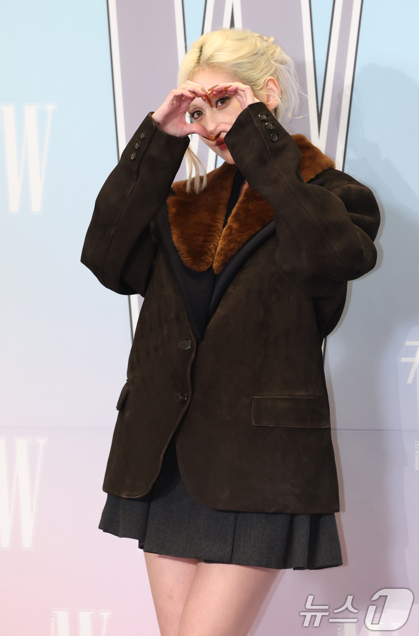 (서울=뉴스1) 권현진 기자 = 가수 전소미가 15일 서울 종로구 포시즌스 호텔에서 열린 ‘제20회 유방암 인식 향상 캠페인 자선 행사’에서 포즈를 취하고 있다. 2025.10.1 …