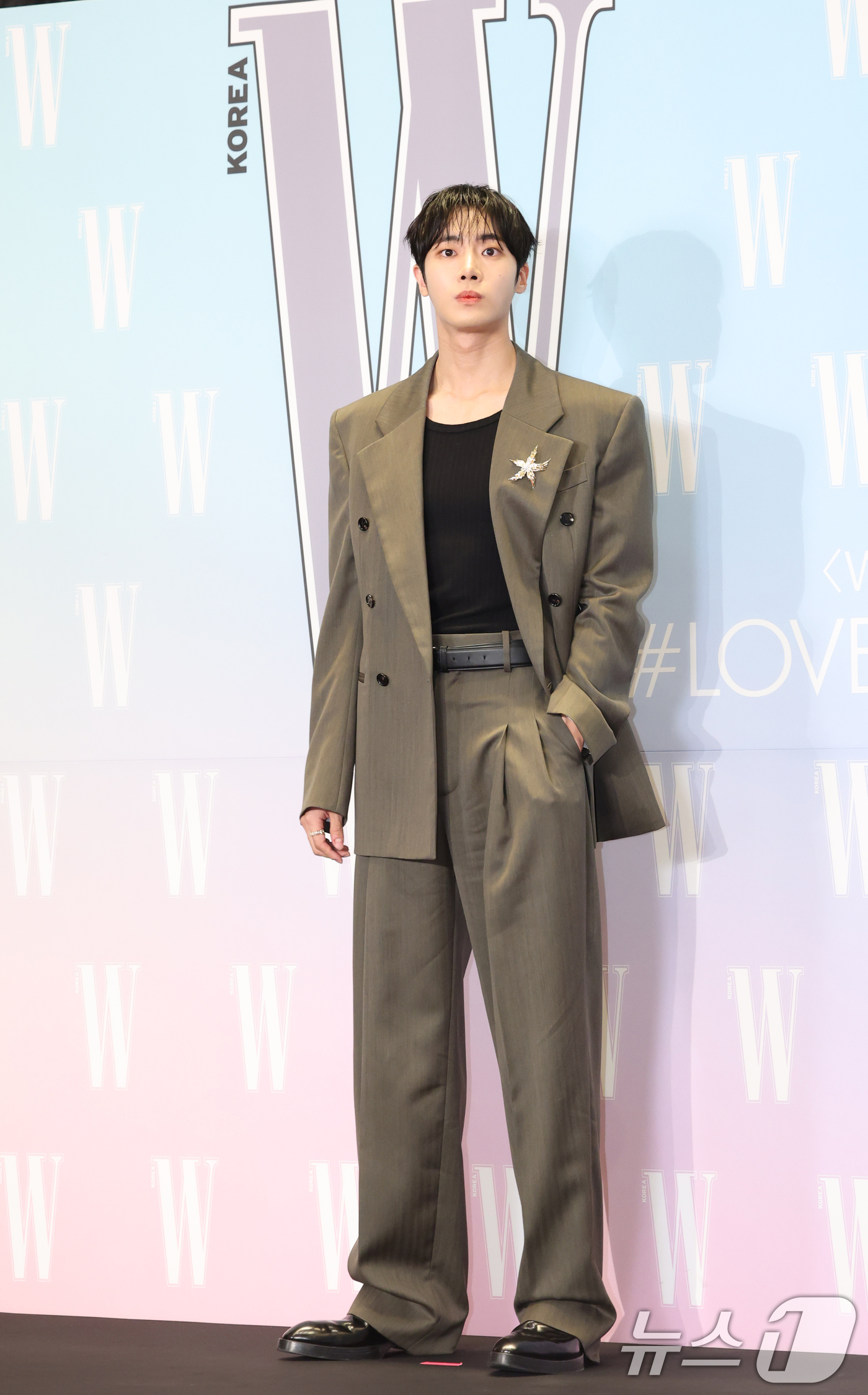 (서울=뉴스1) 권현진 기자 = 배우 추영우가 15일 서울 종로구 포시즌스 호텔에서 열린 ‘제20회 유방암 인식 향상 캠페인 자선 행사’에 참석해 포즈를 취하고 있다. 2025.1 …