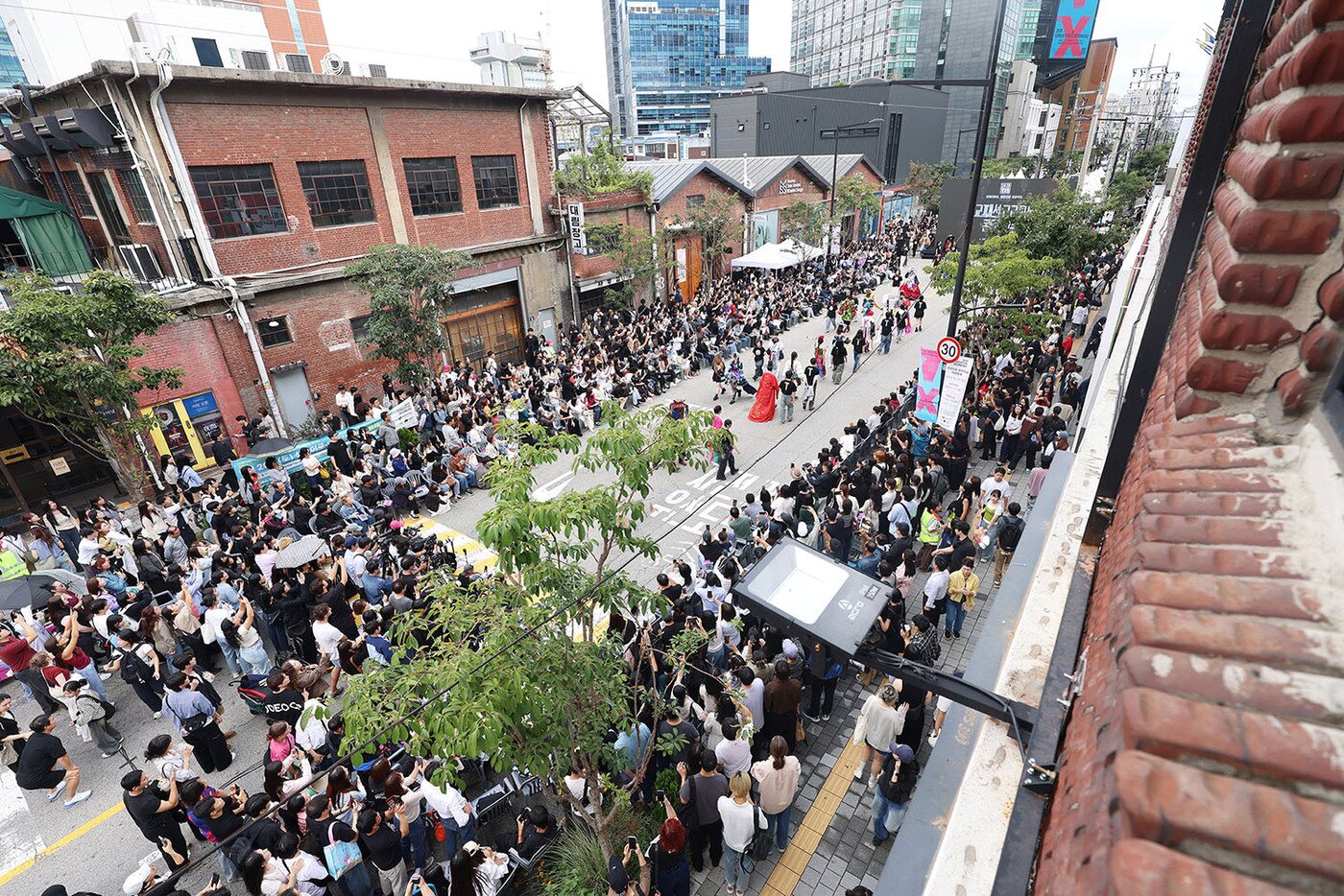 본문 이미지 - &#39;2025 크리에이티브&times;성수&#39; 즁 패션성수