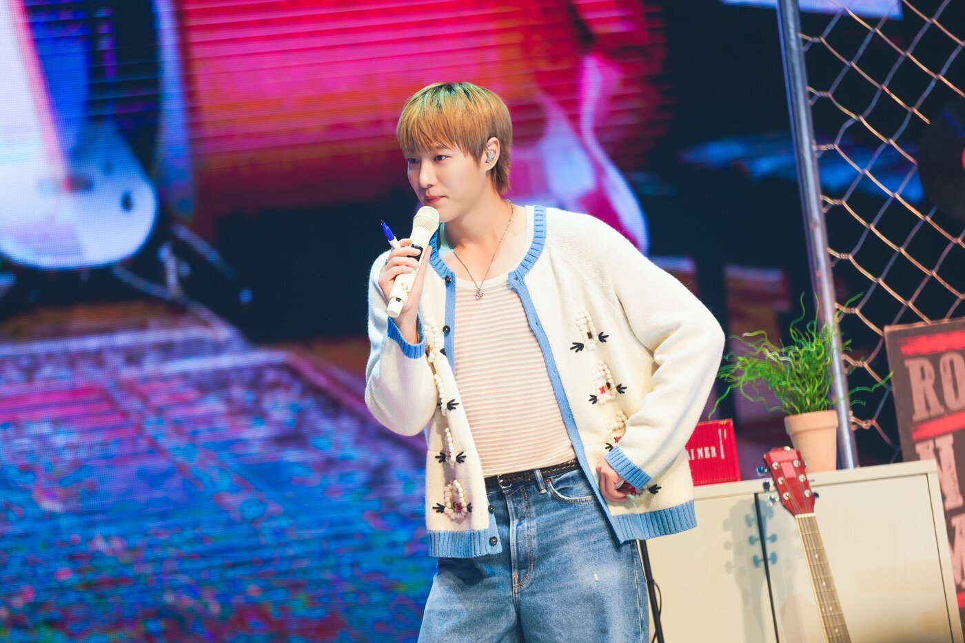 본문 이미지 - 가수 우즈 / 멜론 제공