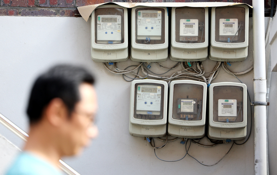 역대급 실적에도 웃지 못하는 한전…부채 206조·하루 이자만 120억