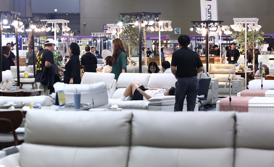 리클라이너 끼임 주의…국표원, 안전 캠페인 전개