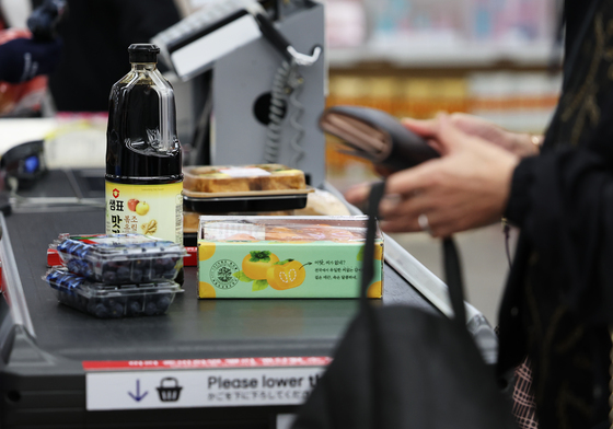 쿠팡發 리스크…초저가 오프라인 유통 모객 효과 누리나