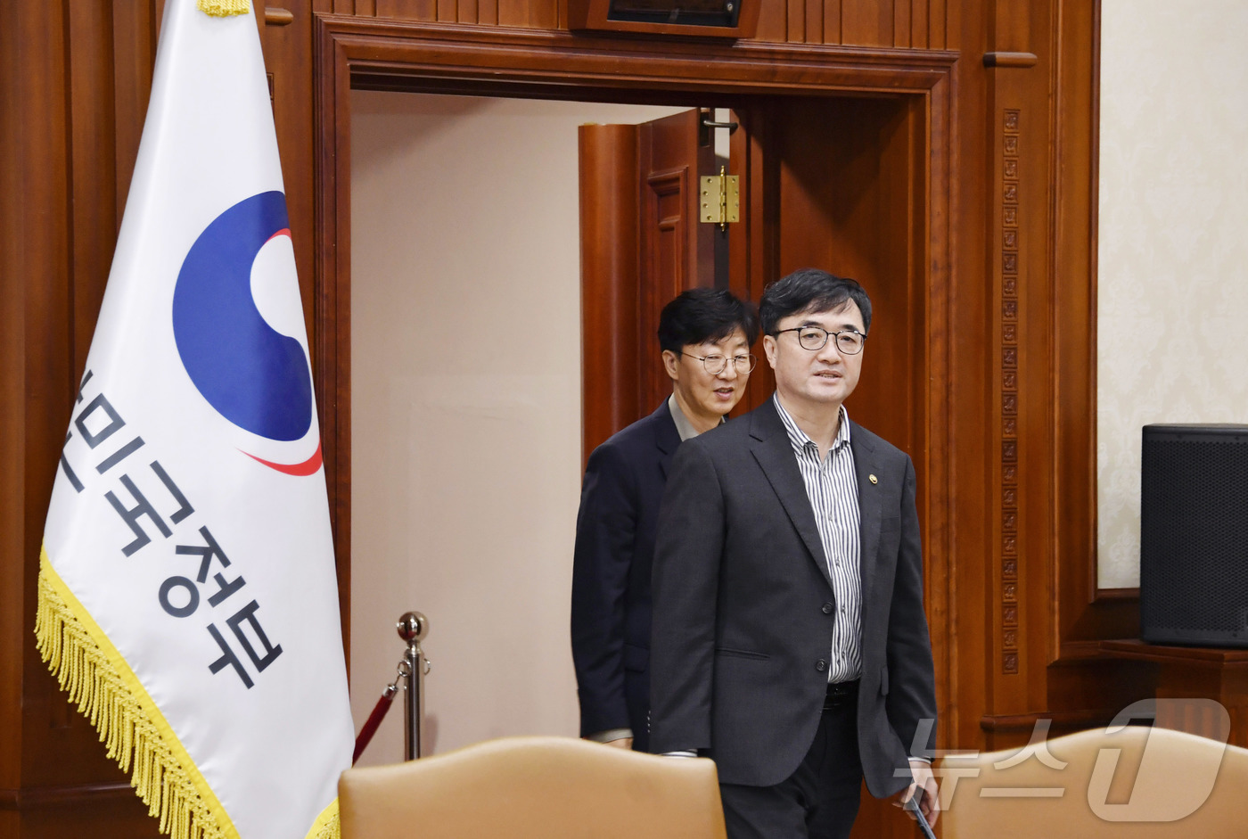 (서울=뉴스1) = 임기근 기획재정부 차관이 16일 서울 종로구 정부서울청사에서 열린 '제25차 재정집행 점검회의'를 주재하고 있다. (기획재정부 제공. 재판매 및 DB 금지) 2 …