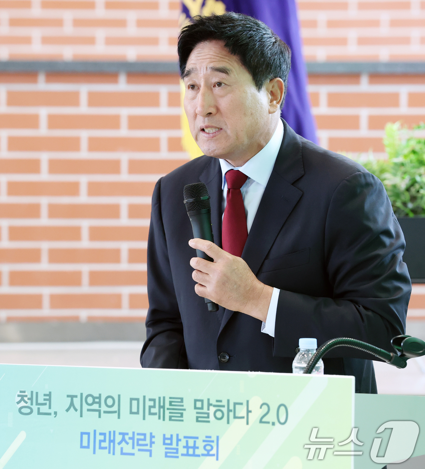 (완주=뉴스1) 유경석 기자 = 박노준 우석대학교 총장이 16일 전북 완주군 우석대학교에서 열린 '청년, 지역의 미래를 말하다 2.0 미래전략 발표회'에서 개회사를 하고 있다. 2 …