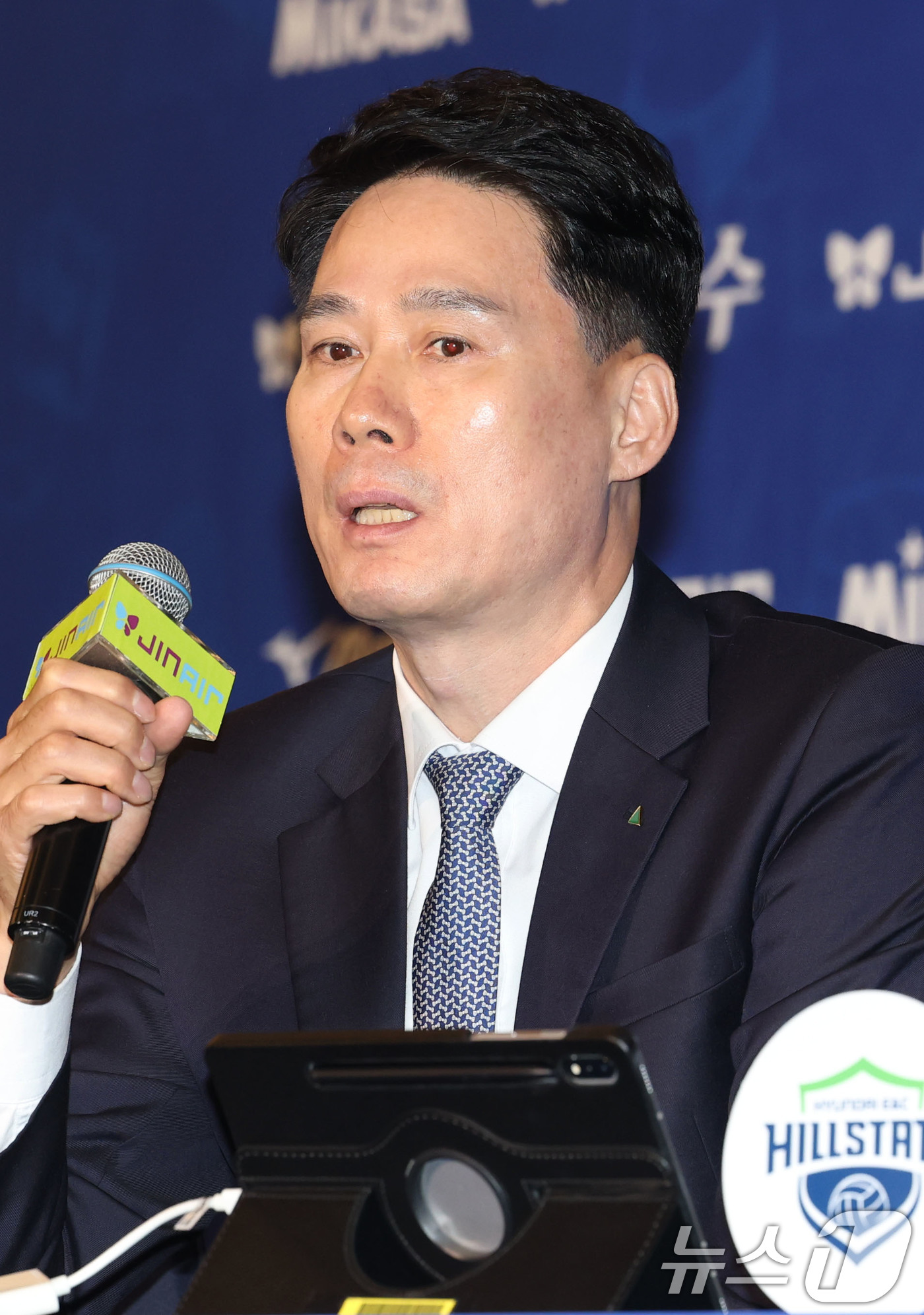 (서울=뉴스1) 이광호 기자 = 강성형 현대건설 감독이 16일 오후 서울 강남구 청담동 리베라호텔에서 열린 프로배구 진에어 2025-2026 V리그 여자부 미디어데이에서 시즌에 임 …