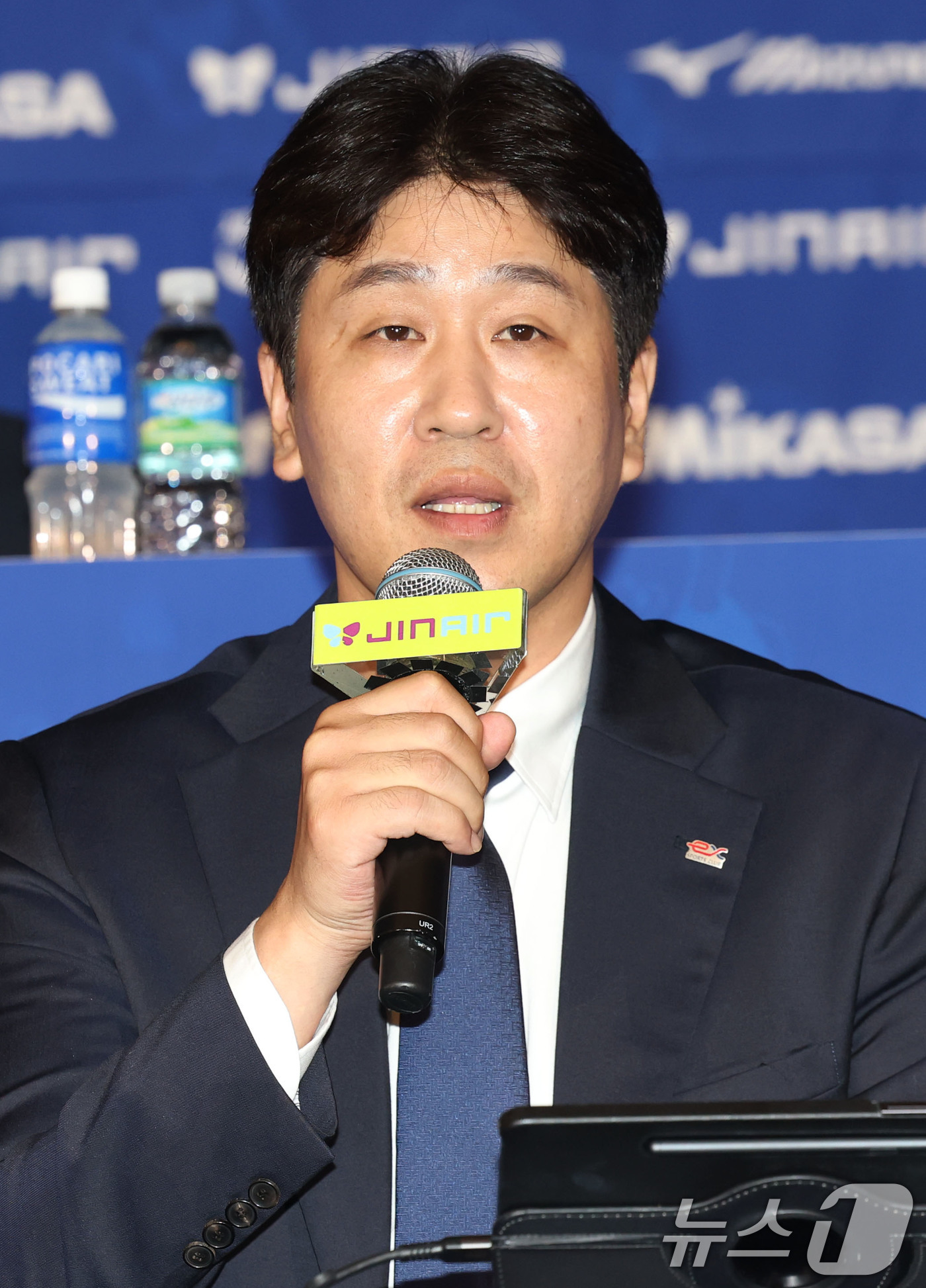 (서울=뉴스1) 이광호 기자 = 김종민 한국도로공사 감독이 16일 오후 서울 강남구 청담동 리베라호텔에서 열린 프로배구 진에어 2025-2026 V리그 여자부 미디어데이에서 시즌에 …