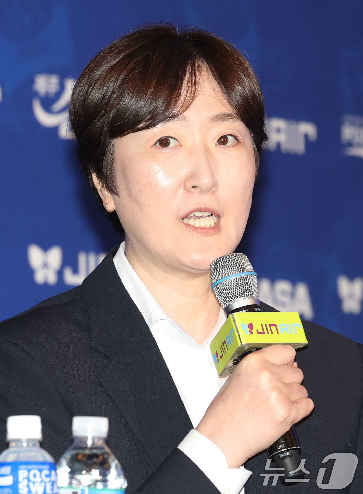 (서울=뉴스1) 이광호 기자 = 장소연 페퍼저축은행 감독이 16일 오후 서울 강남구 청담동 리베라호텔에서 열린 프로배구 진에어 2025-2026 V리그 여자부 미디어데이에서 시즌에 …