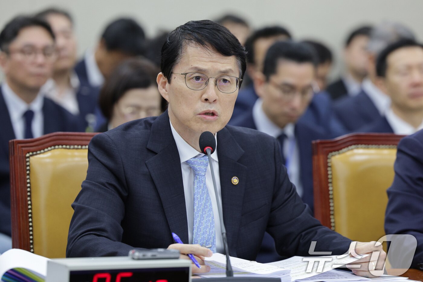 본문 이미지 - 최원호 원자력안전위원장이 16일 서울 여의도 국회 과학기술정보방송통신위원회에서 열린 원자력안전위원회 등에 대한 국정감사에서 의원 질의에 답변하고 있다. 2025.10.16/뉴스1 ⓒ News1 신웅수 기자